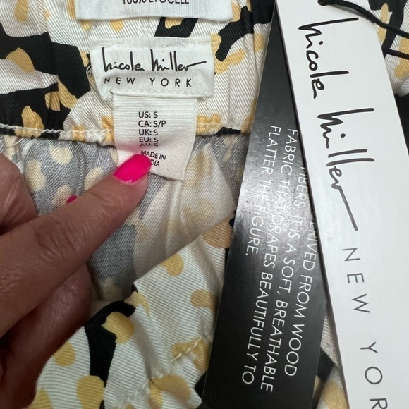 Lyocell Cinched Summer Floral Print Belted Skirt by Nicole Miller - Picture 13 of 13